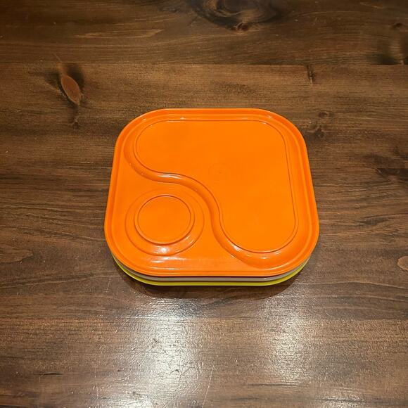 ⭐️ 1970's Vintage 3 Piece Snack Colored Plastic Snack Dishes Orange Kitchen - Picture 2 of 6